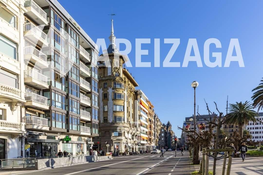 Flat for Sale in San Sebastián