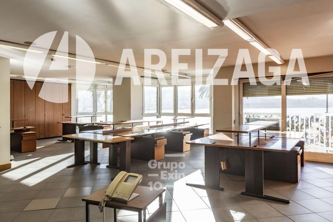 Flat for Sale in San Sebastián
