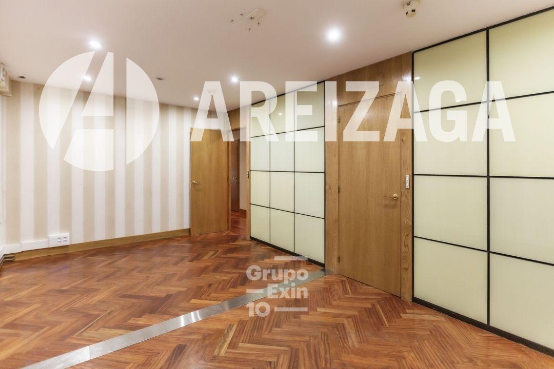 Flat for Sale in San Sebastián