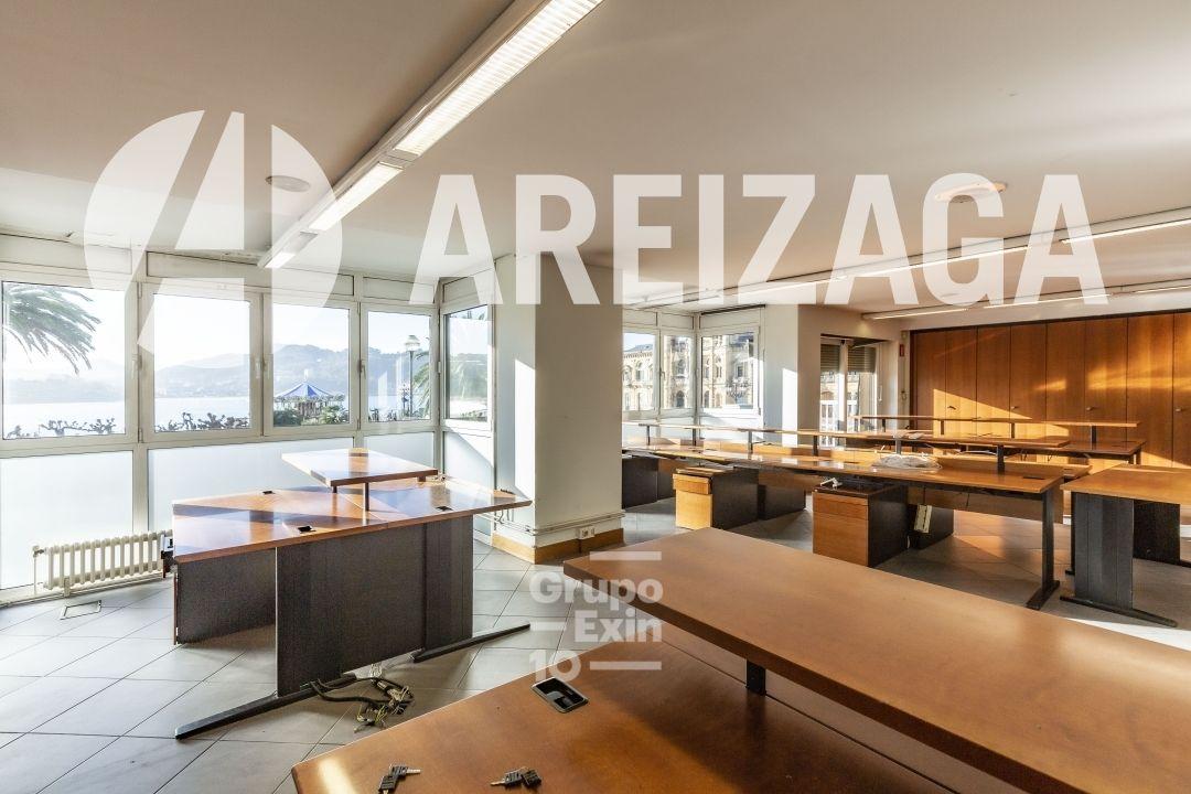 Flat for Sale in San Sebastián