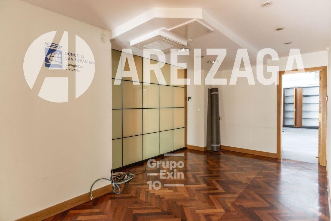 Flat for Sale in San Sebastián