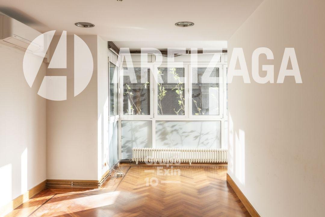 Flat for Sale in San Sebastián
