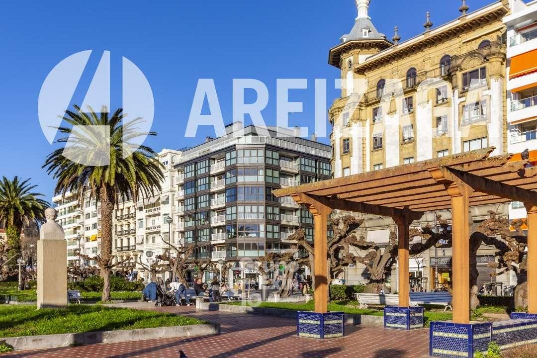 Flat for Sale in San Sebastián