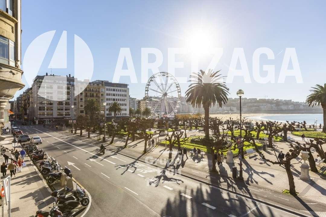 Flat for Sale in San Sebastián