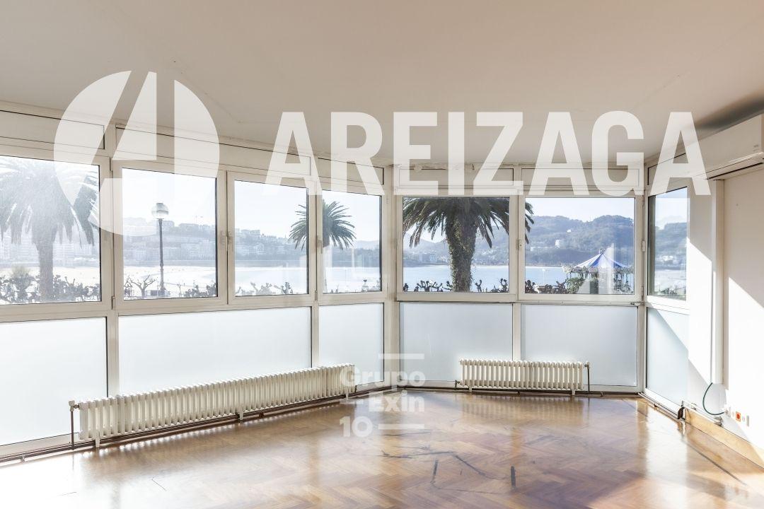 Flat for Sale in San Sebastián
