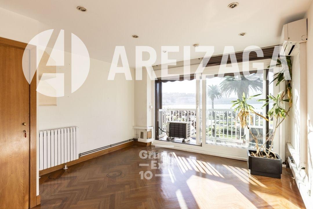 Flat for Sale in San Sebastián