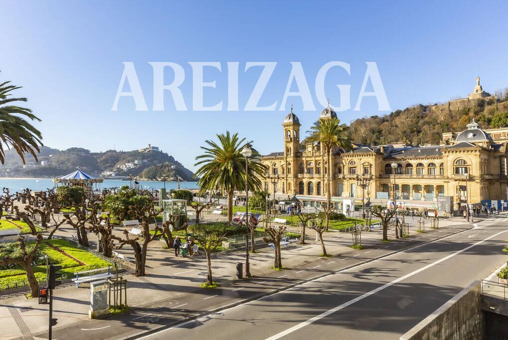 Flat for Sale in San Sebastián