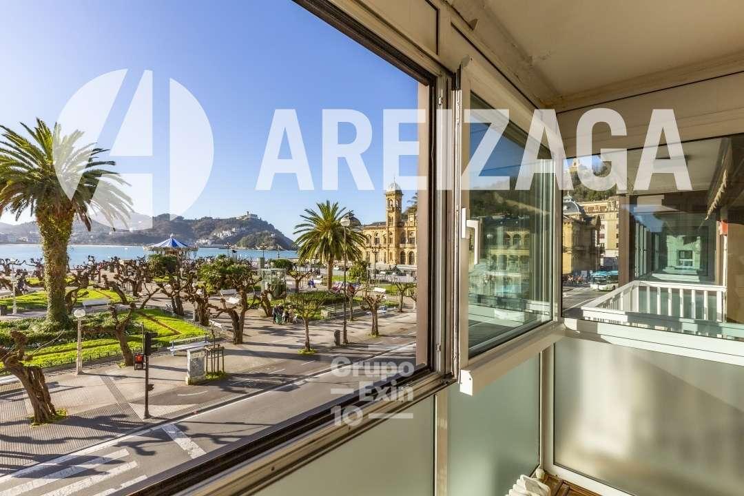 Flat for Sale in San Sebastián