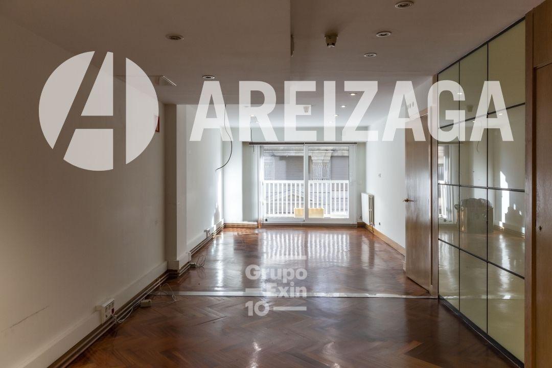 Flat for Sale in San Sebastián