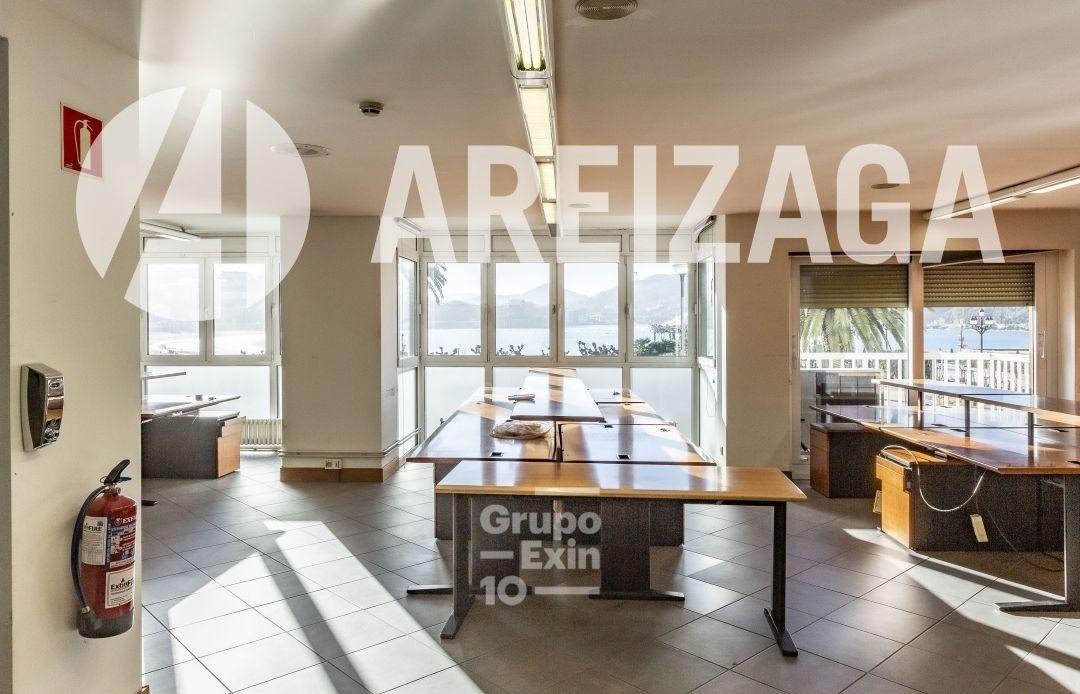 Flat for Sale in San Sebastián