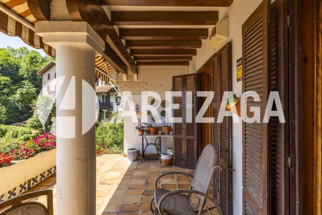 Villa for Sale in San Sebastián