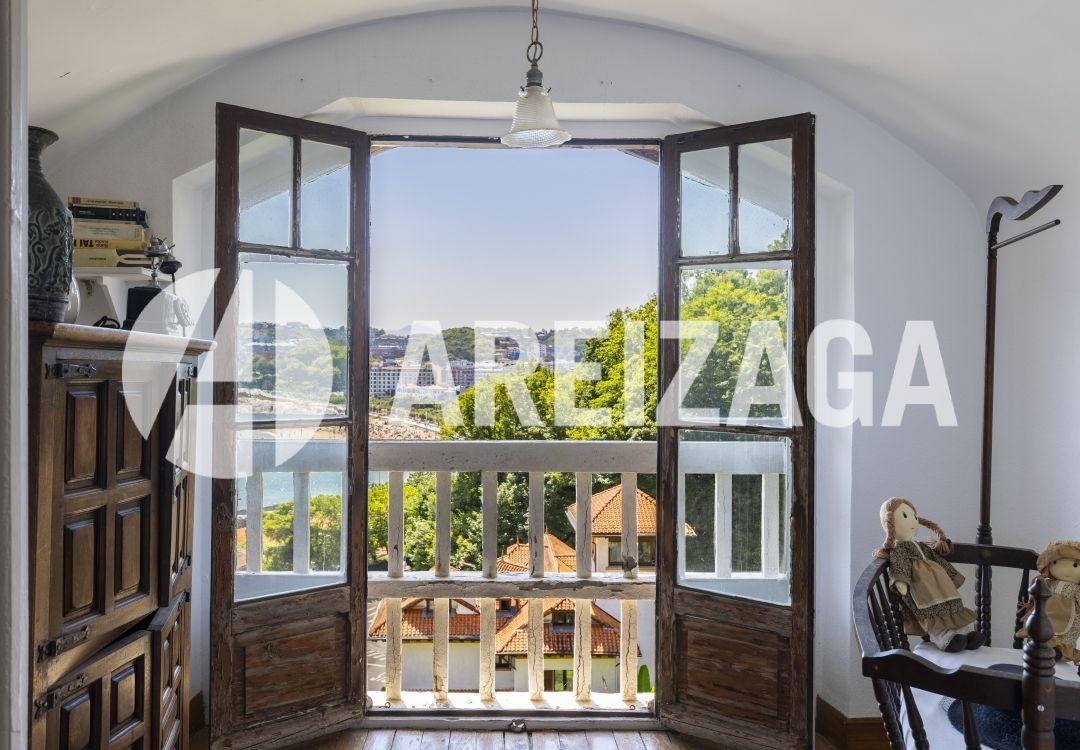 Villa for Sale in San Sebastián