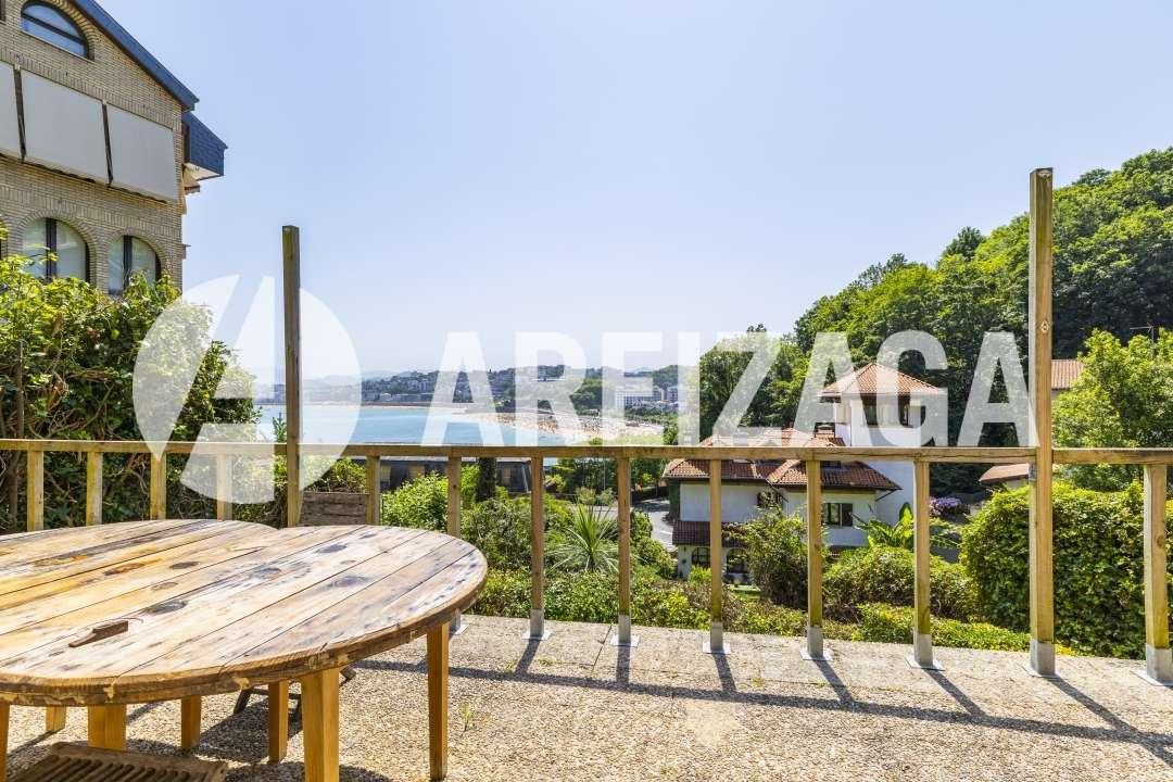 Villa for Sale in San Sebastián
