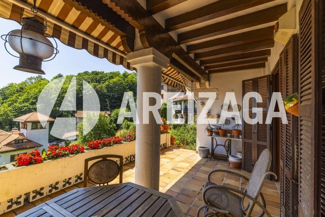 Villa for Sale in San Sebastián