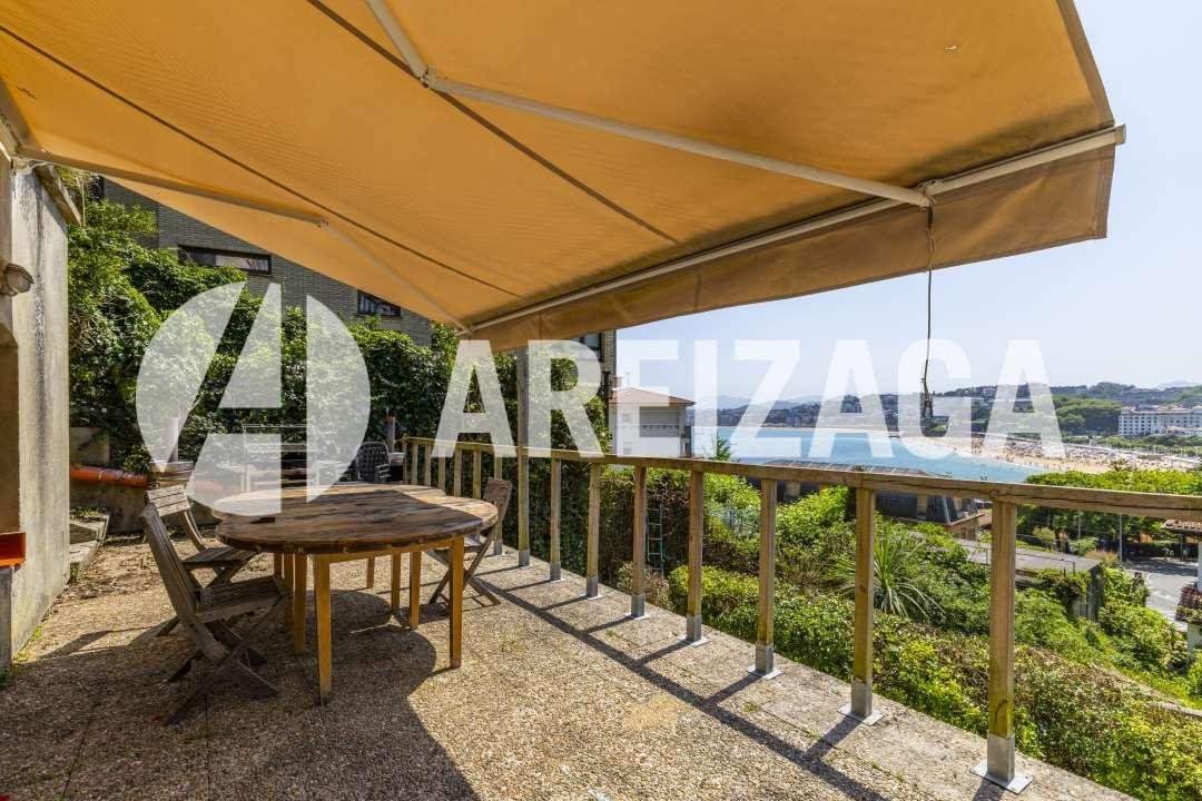 Villa for Sale in San Sebastián