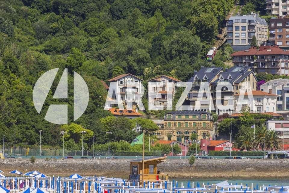 Villa for Sale in San Sebastián