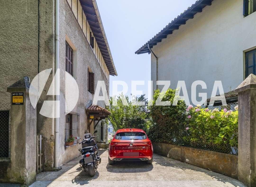 Villa for Sale in San Sebastián