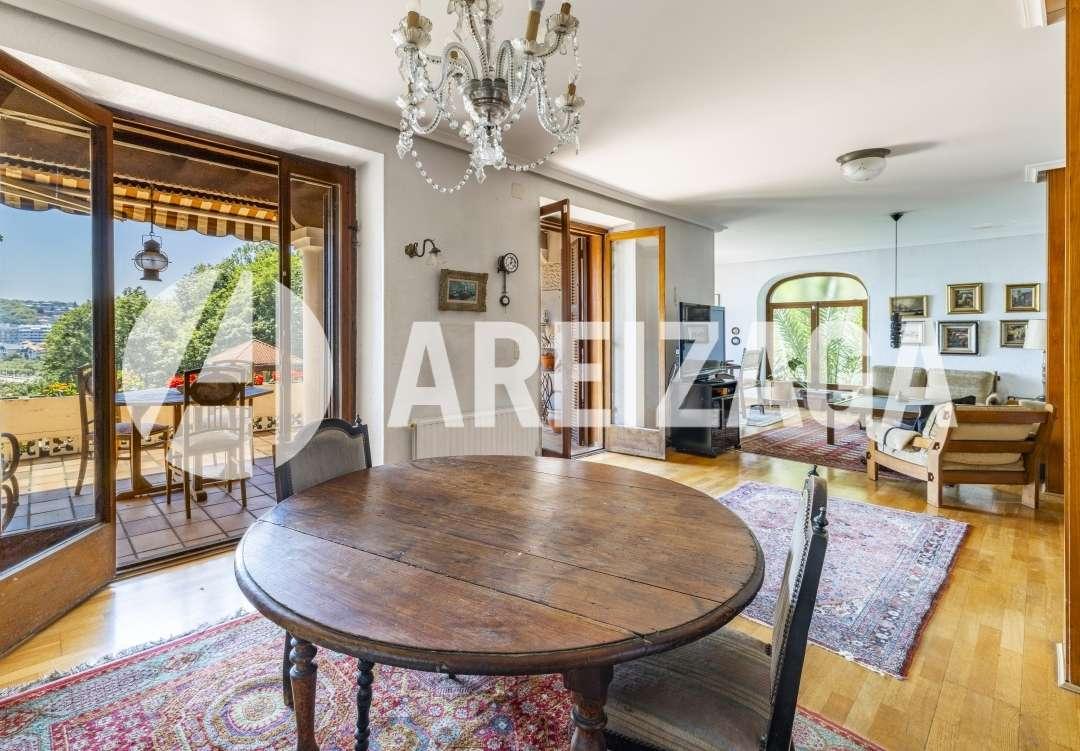 Villa for Sale in San Sebastián