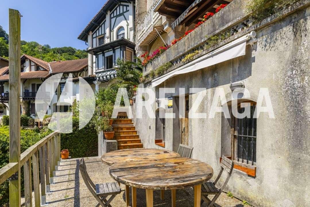Villa for Sale in San Sebastián