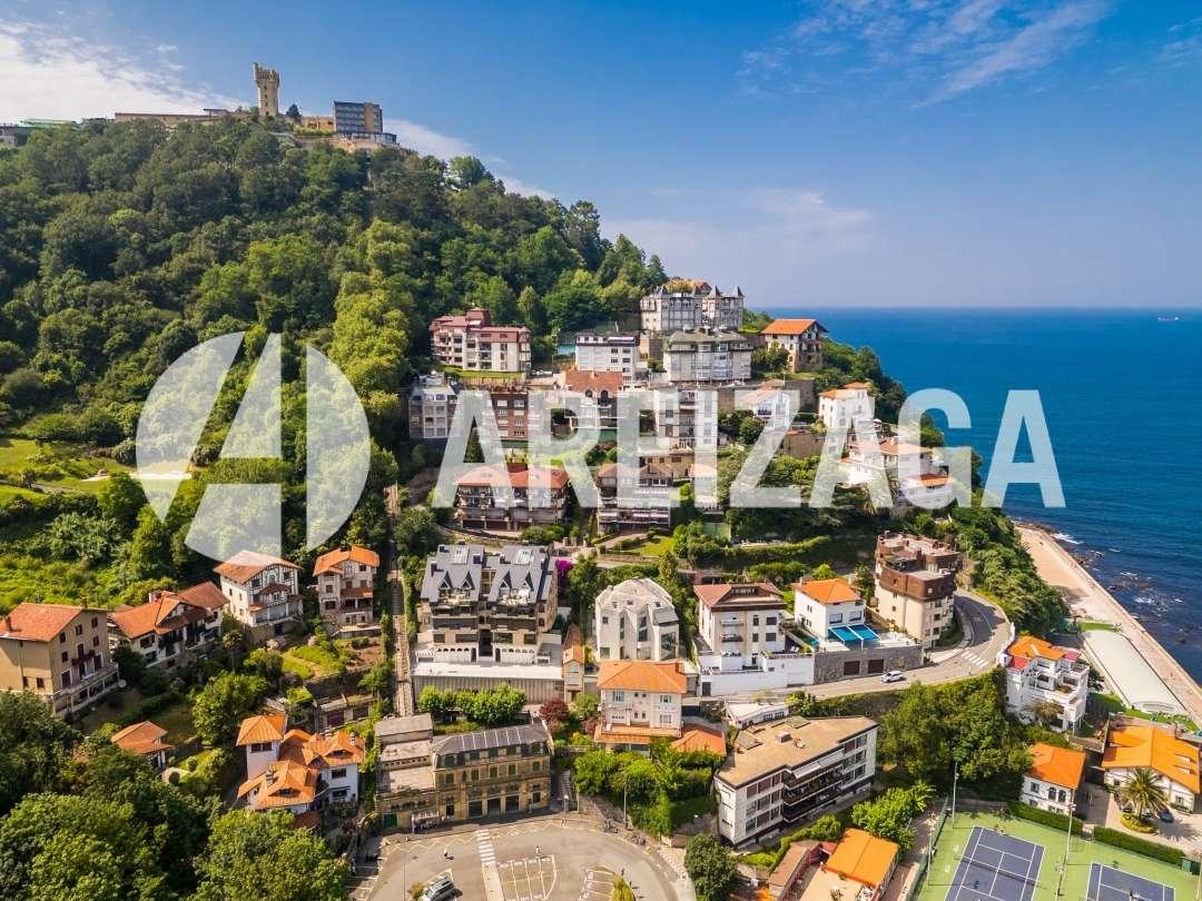 Villa for Sale in San Sebastián
