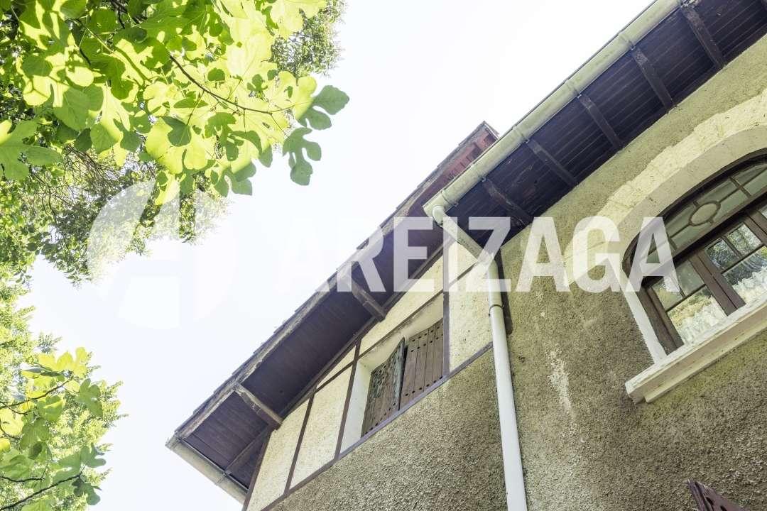 Villa for Sale in San Sebastián