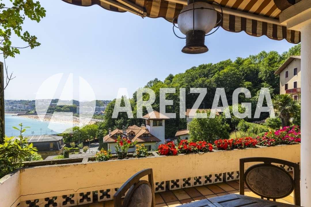 Villa for Sale in San Sebastián