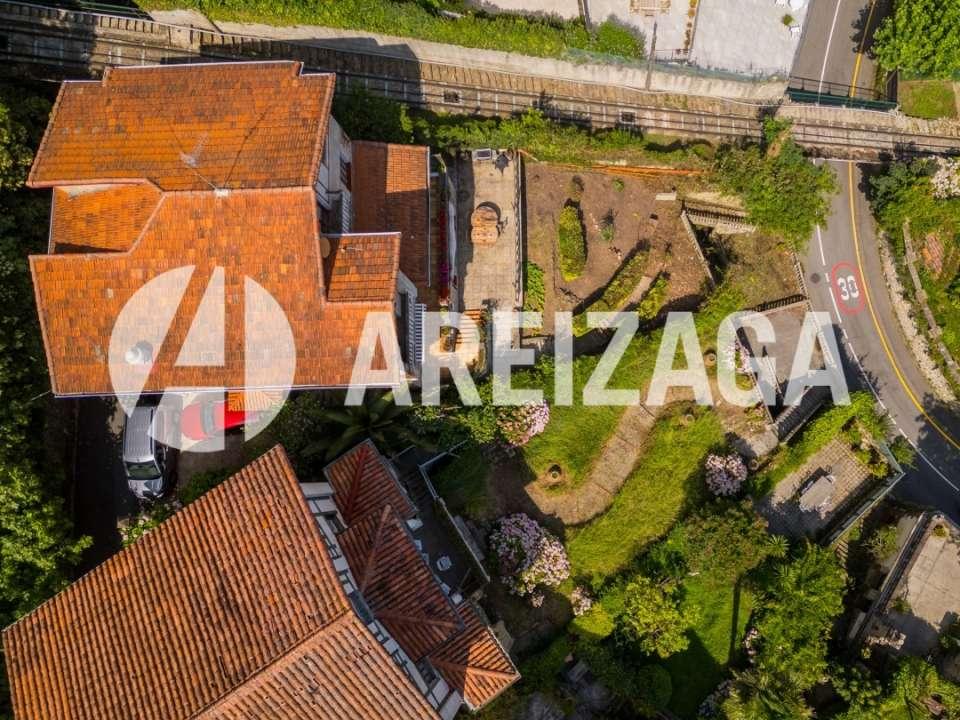 Villa for Sale in San Sebastián