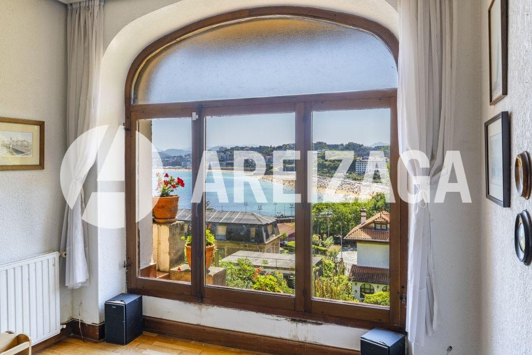 Villa for Sale in San Sebastián