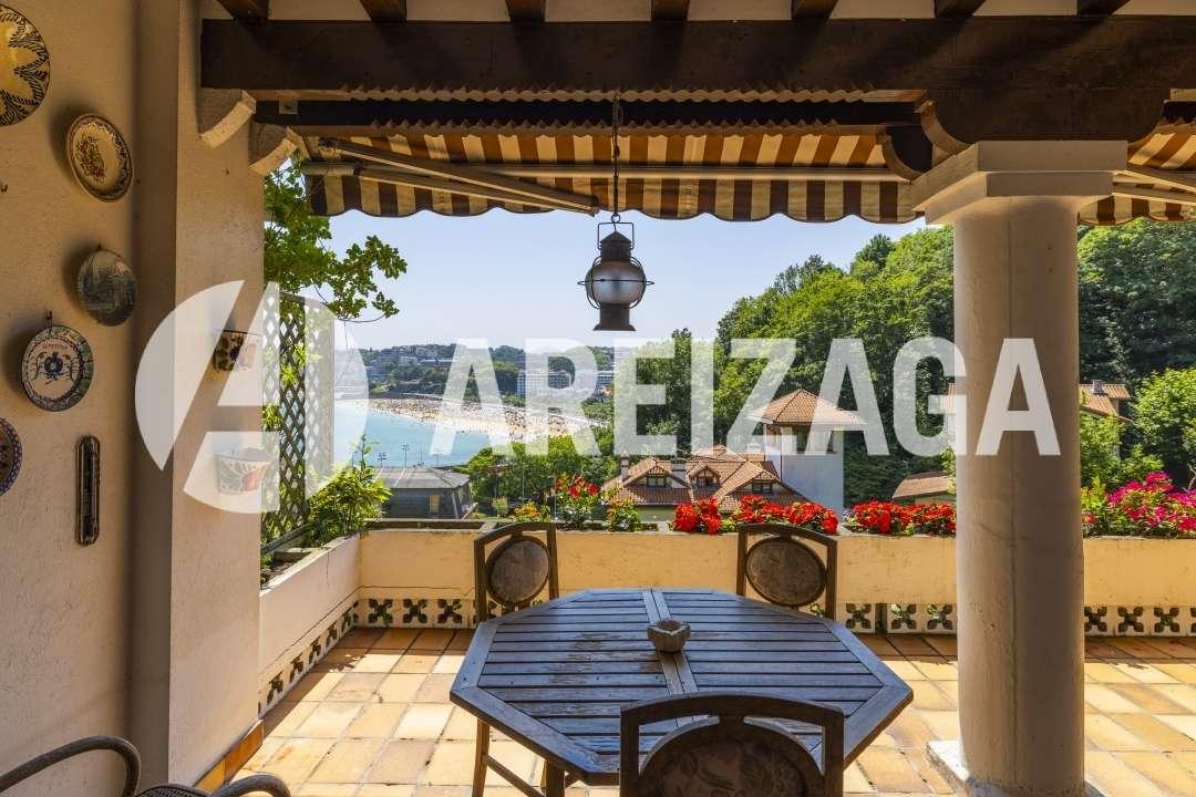 Villa for Sale in San Sebastián