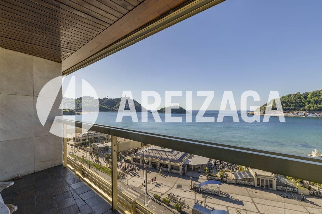 Flat for Sale in San Sebastián