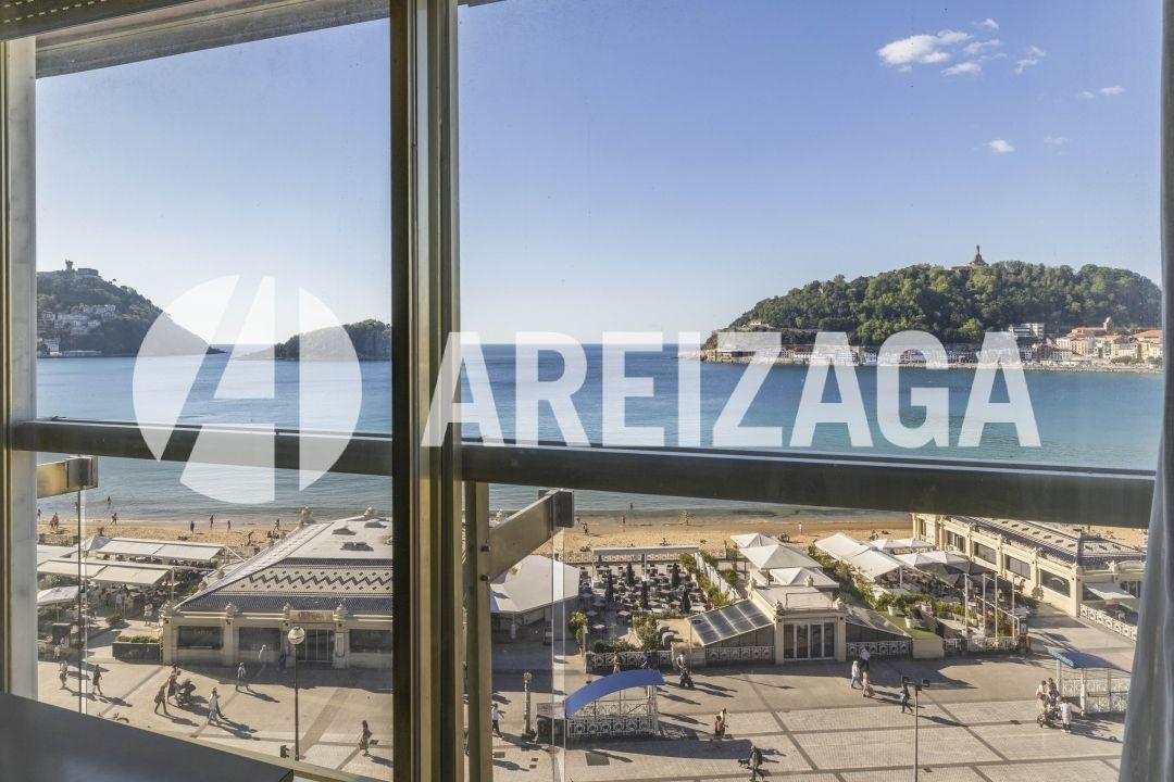 Flat for Sale in San Sebastián