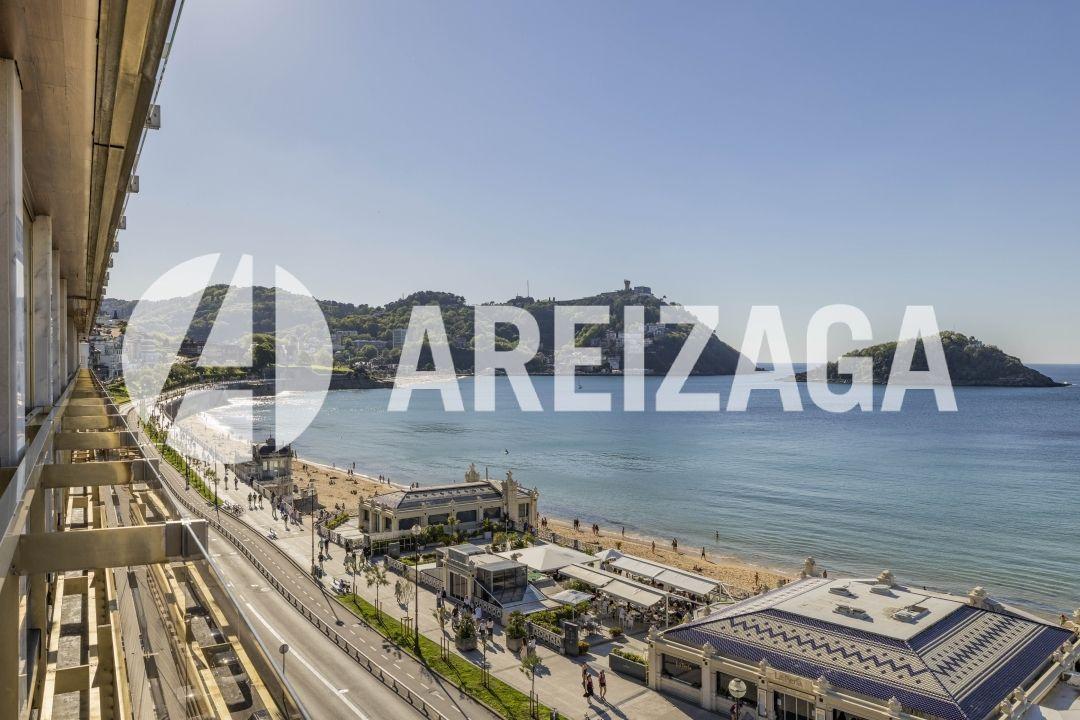Flat for Sale in San Sebastián