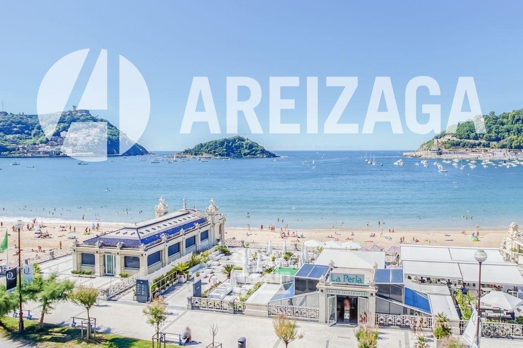 Flat for Sale in San Sebastián