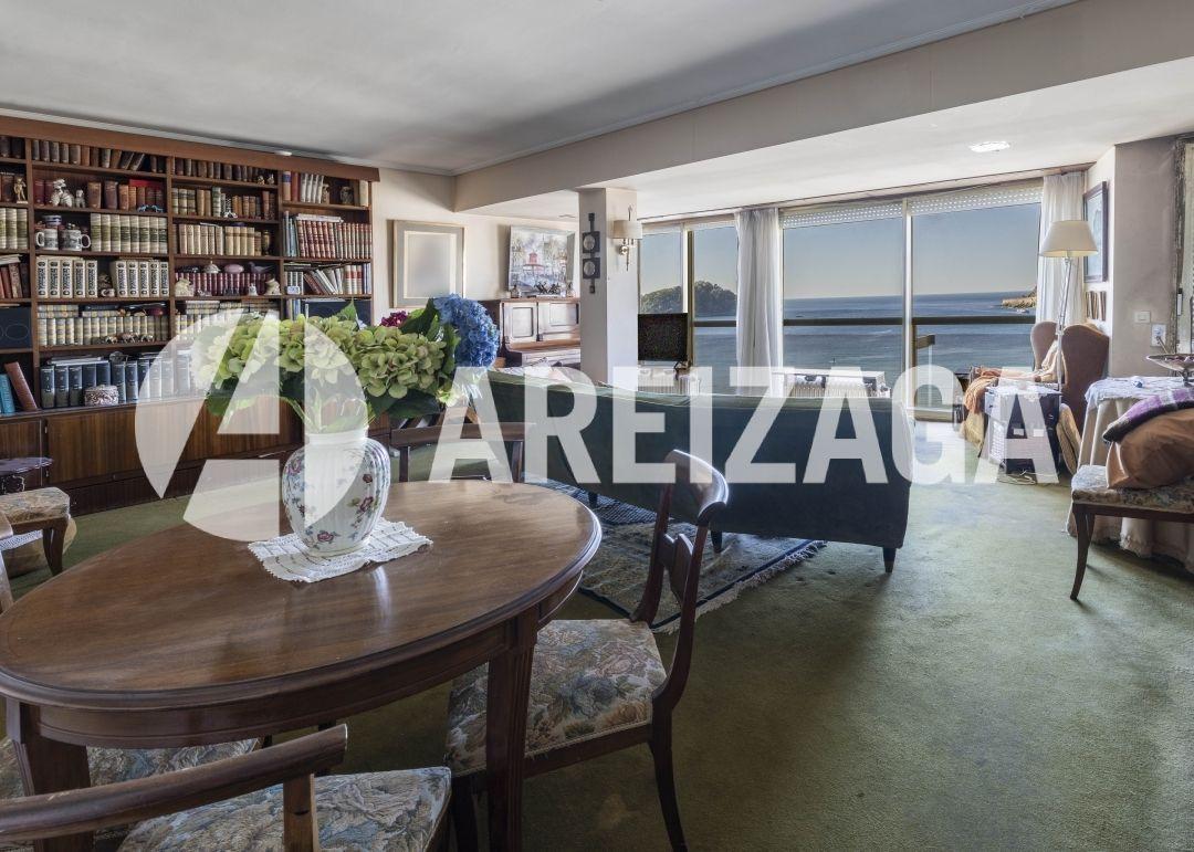 Flat for Sale in San Sebastián