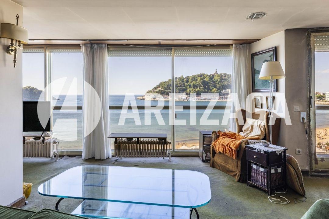 Flat for Sale in San Sebastián