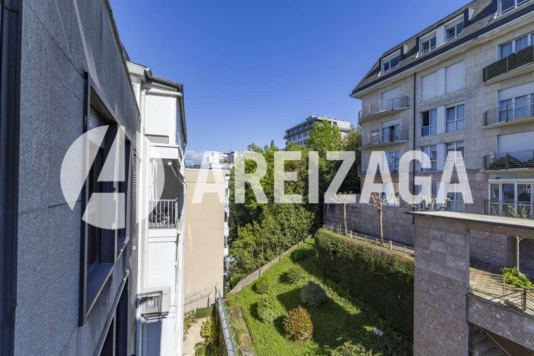 Flat for Sale in San Sebastián
