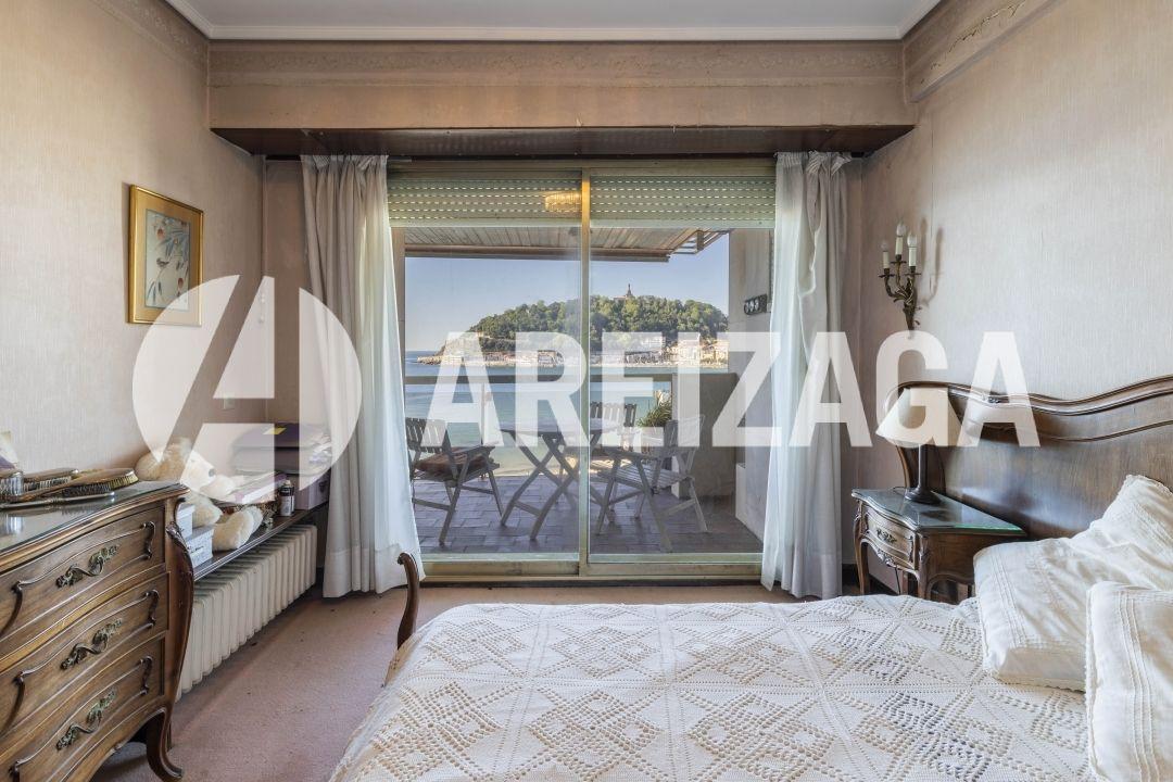 Flat for Sale in San Sebastián