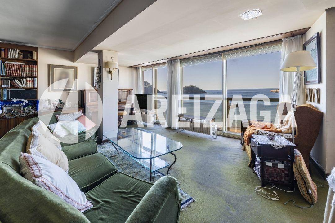 Flat for Sale in San Sebastián