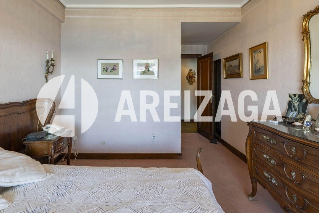 Flat for Sale in San Sebastián