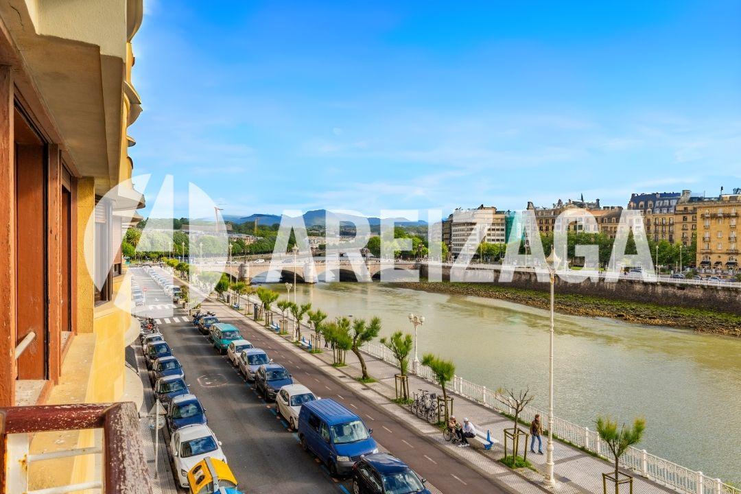 Flat for Sale in San Sebastián