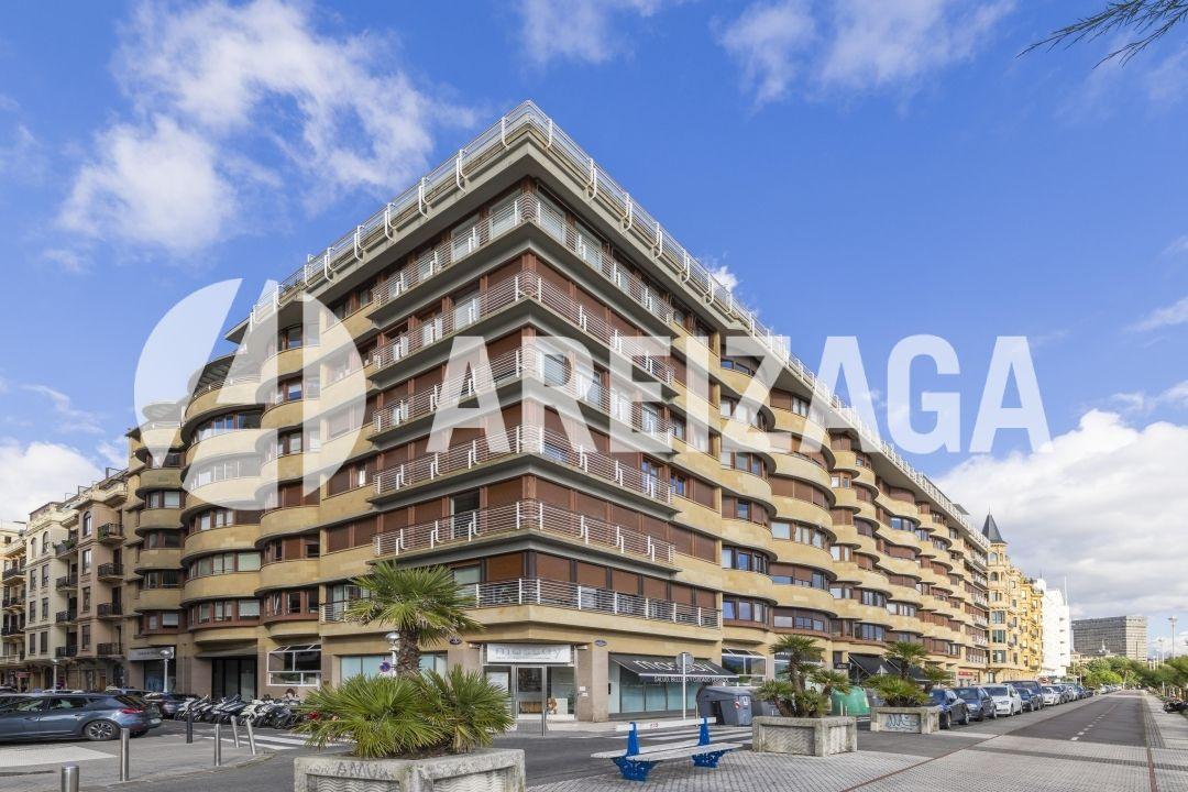 Flat for Sale in San Sebastián