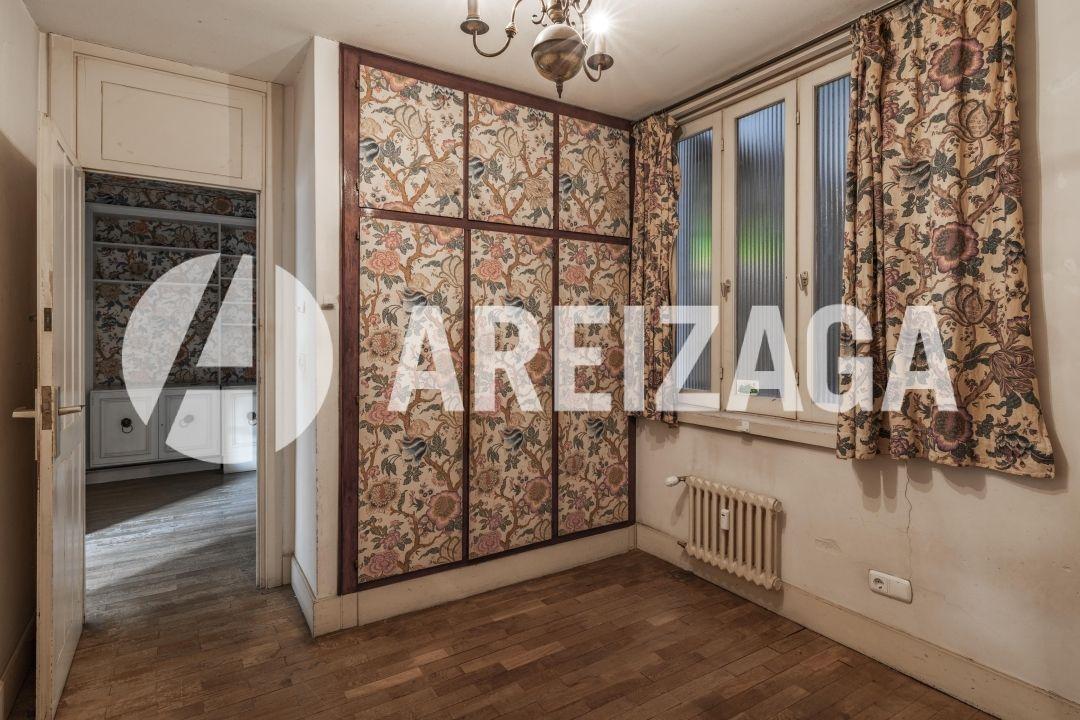 Flat for Sale in San Sebastián