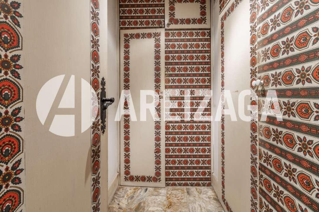 Flat for Sale in San Sebastián