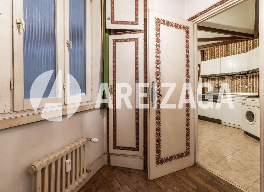 Flat for Sale in San Sebastián