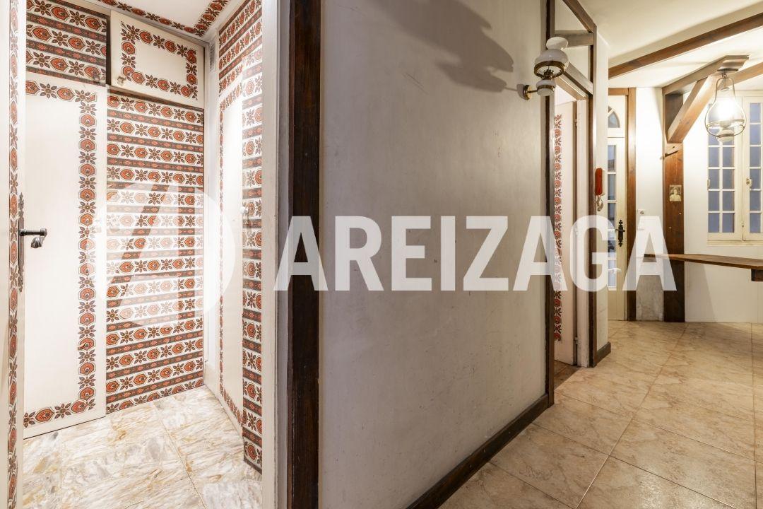 Flat for Sale in San Sebastián