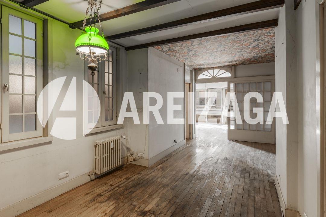 Flat for Sale in San Sebastián