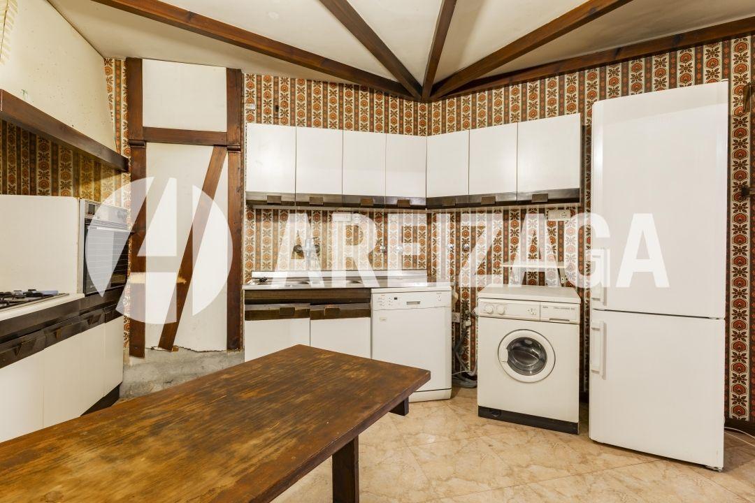 Flat for Sale in San Sebastián