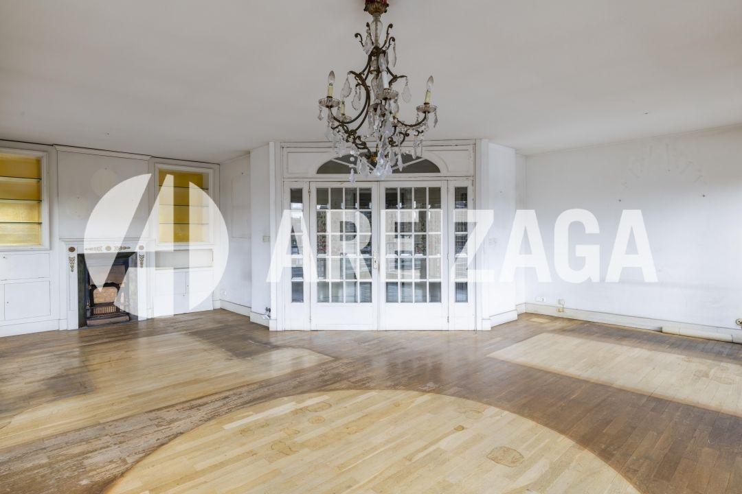 Flat for Sale in San Sebastián