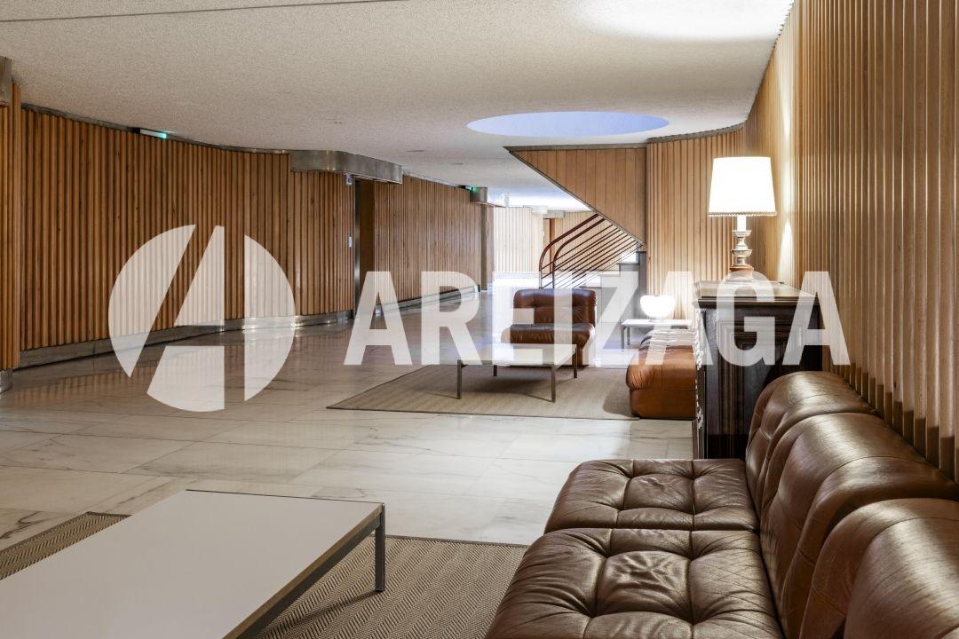 Flat for Sale in San Sebastián