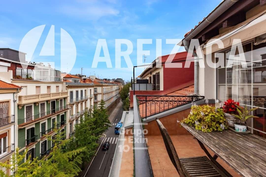 Flat for Sale in San Sebastián